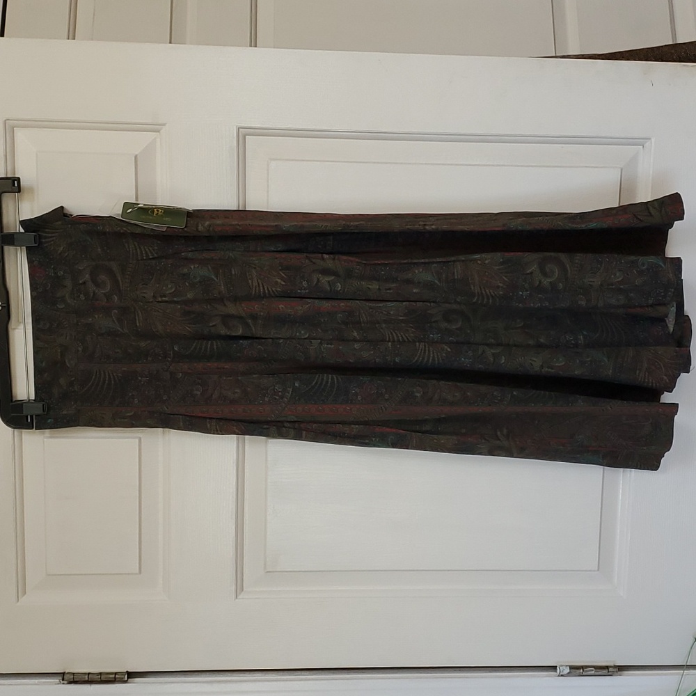 Size 2 wide leg ankle length pants.